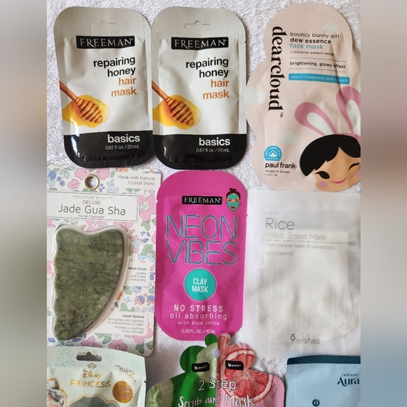 Rachel Pally Reversible Clutch Bag And Self Care Bundle - Picture 6 of 13